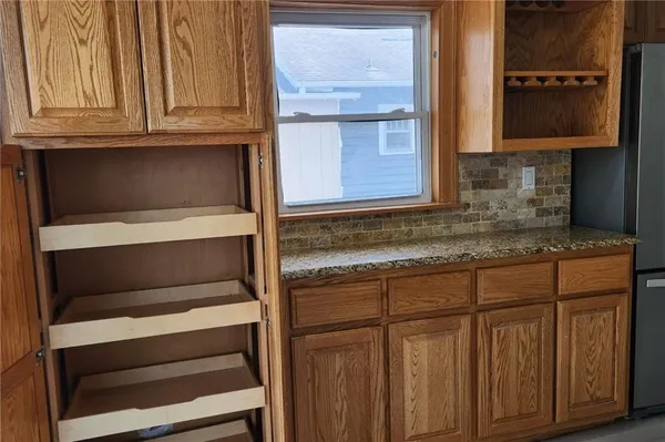 $194,900 | 208 Main Street, Osawatomie, KS 66064