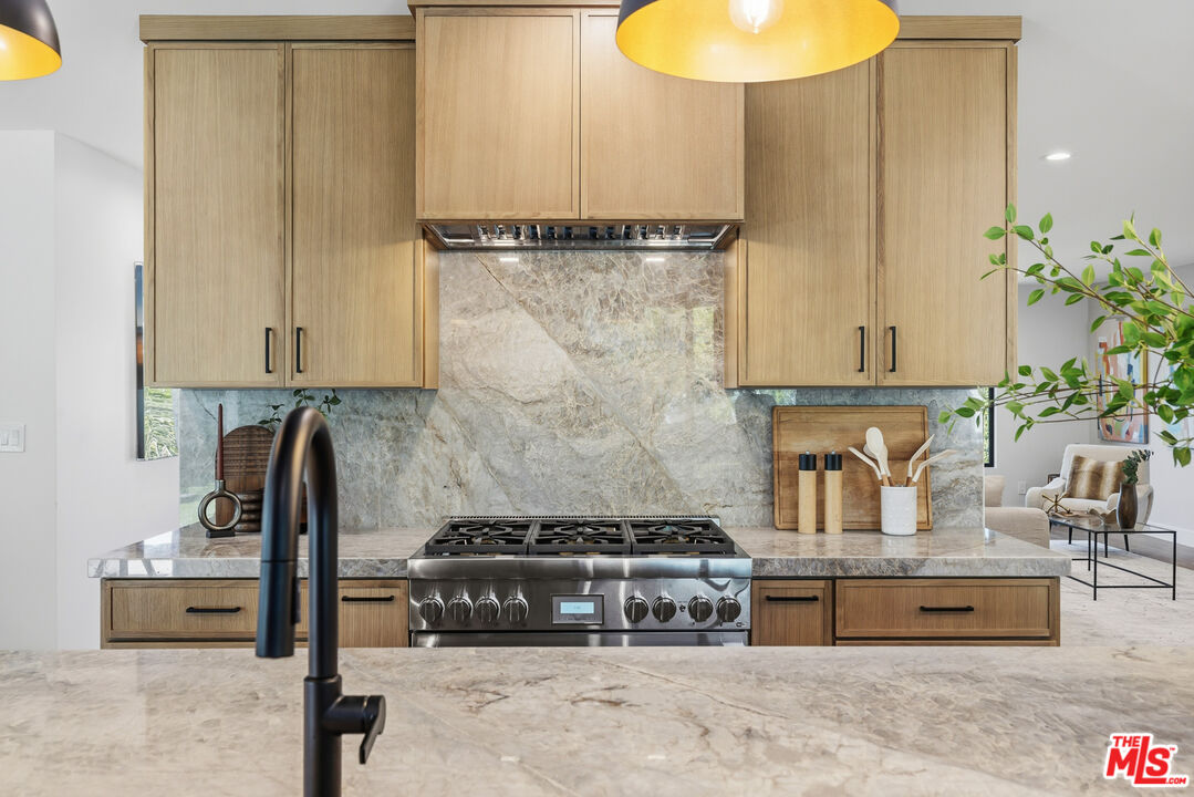 5032 Bluebell Avenue Valley Village, CA 91607 - Photo 24 of 75