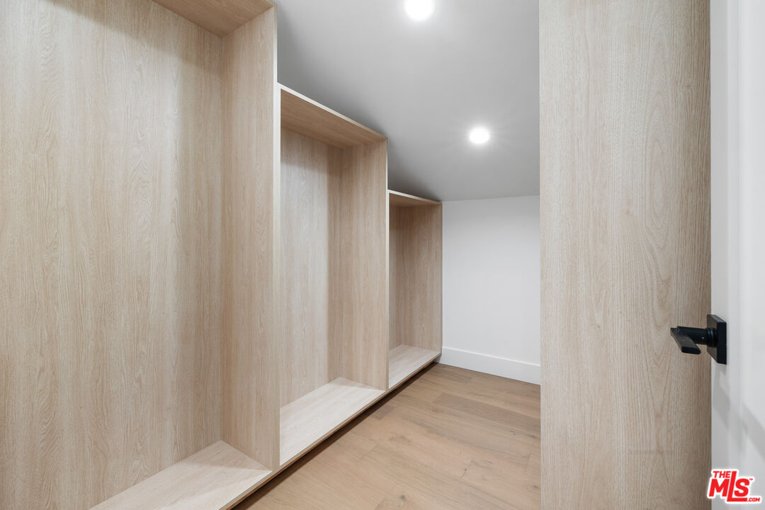 5032 Bluebell Avenue Valley Village, CA 91607 - Photo 40 of 75