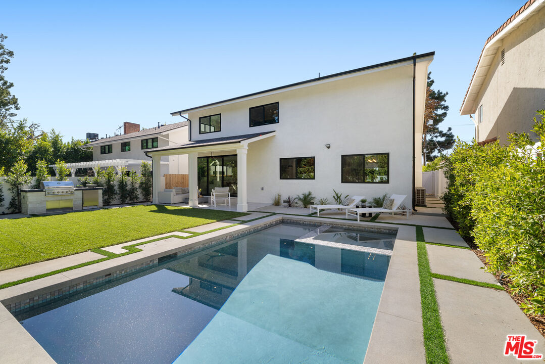 5032 Bluebell Avenue Valley Village, CA 91607 - Photo 60 of 75