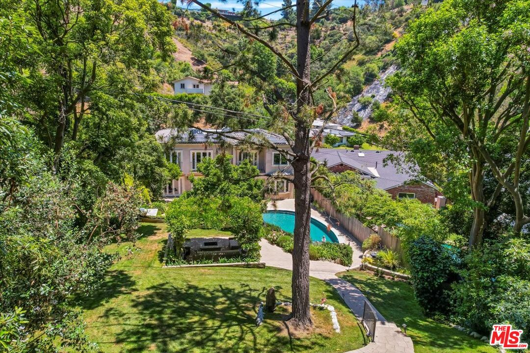 1701 Roscomare Road Los Angeles, CA 90077 - Photo 1 of 45