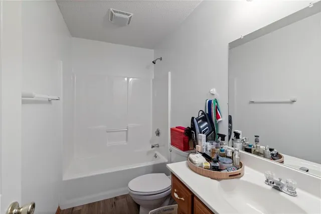 $329,000 | 606 South Thornton Street, Richmond, MO 64085