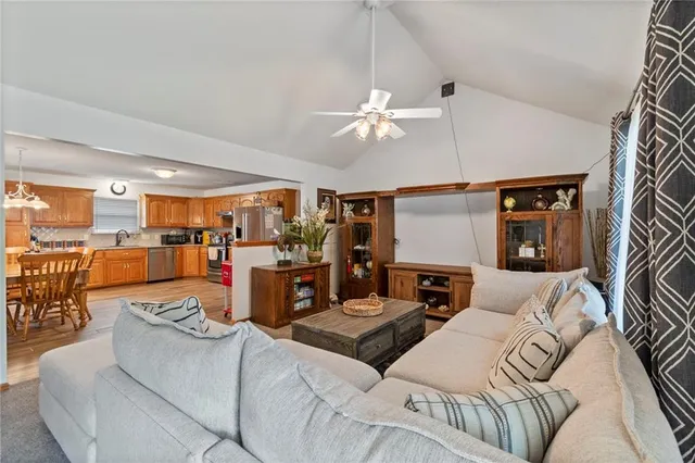 $329,000 | 606 South Thornton Street, Richmond, MO 64085