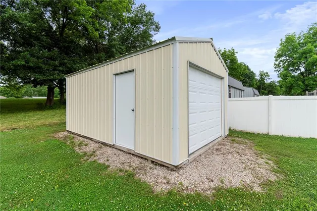 $329,000 | 606 South Thornton Street, Richmond, MO 64085