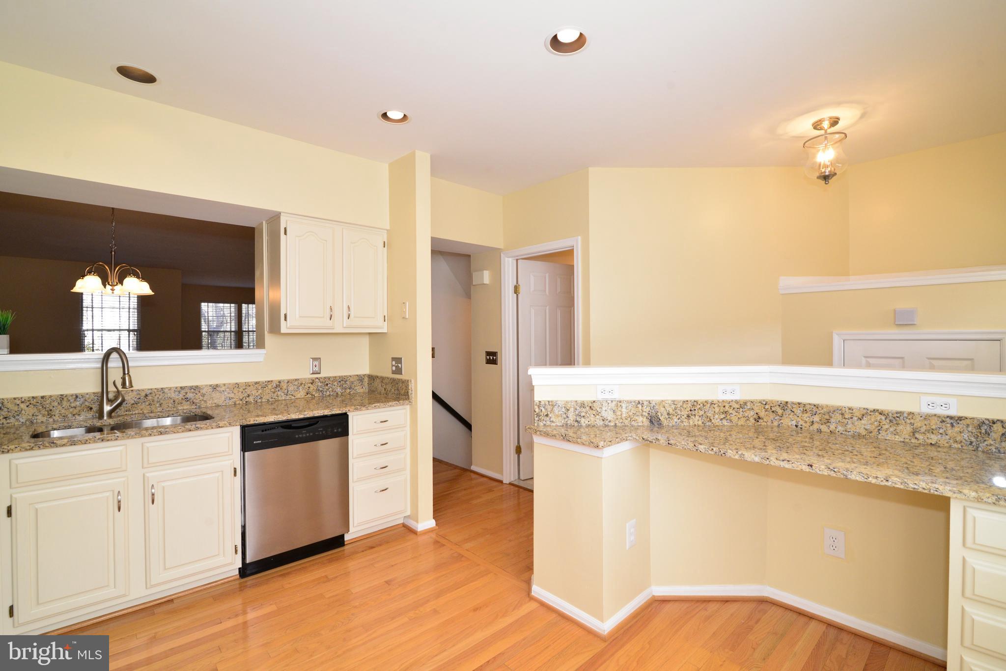 1384 Park Garden Lane Reston, VA 20194 - Photo 4 of 38 The kitchen also has granite counters!