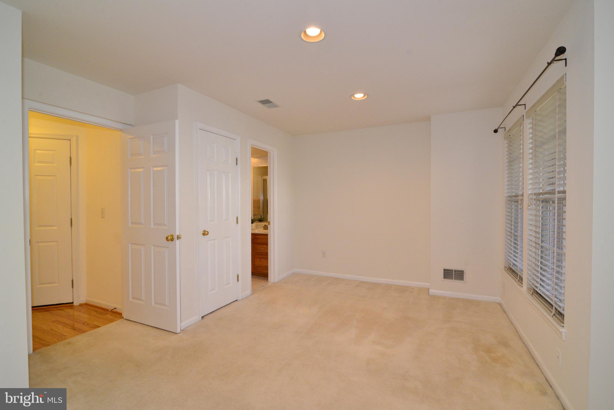 1384 Park Garden Lane Reston, VA 20194 - Photo 33 of 38 This space could be an au-paire or in-law suite.