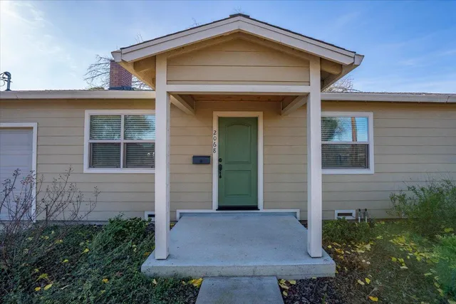 $329,900 | 2068 Park Marina Drive, Redding, CA 96001
