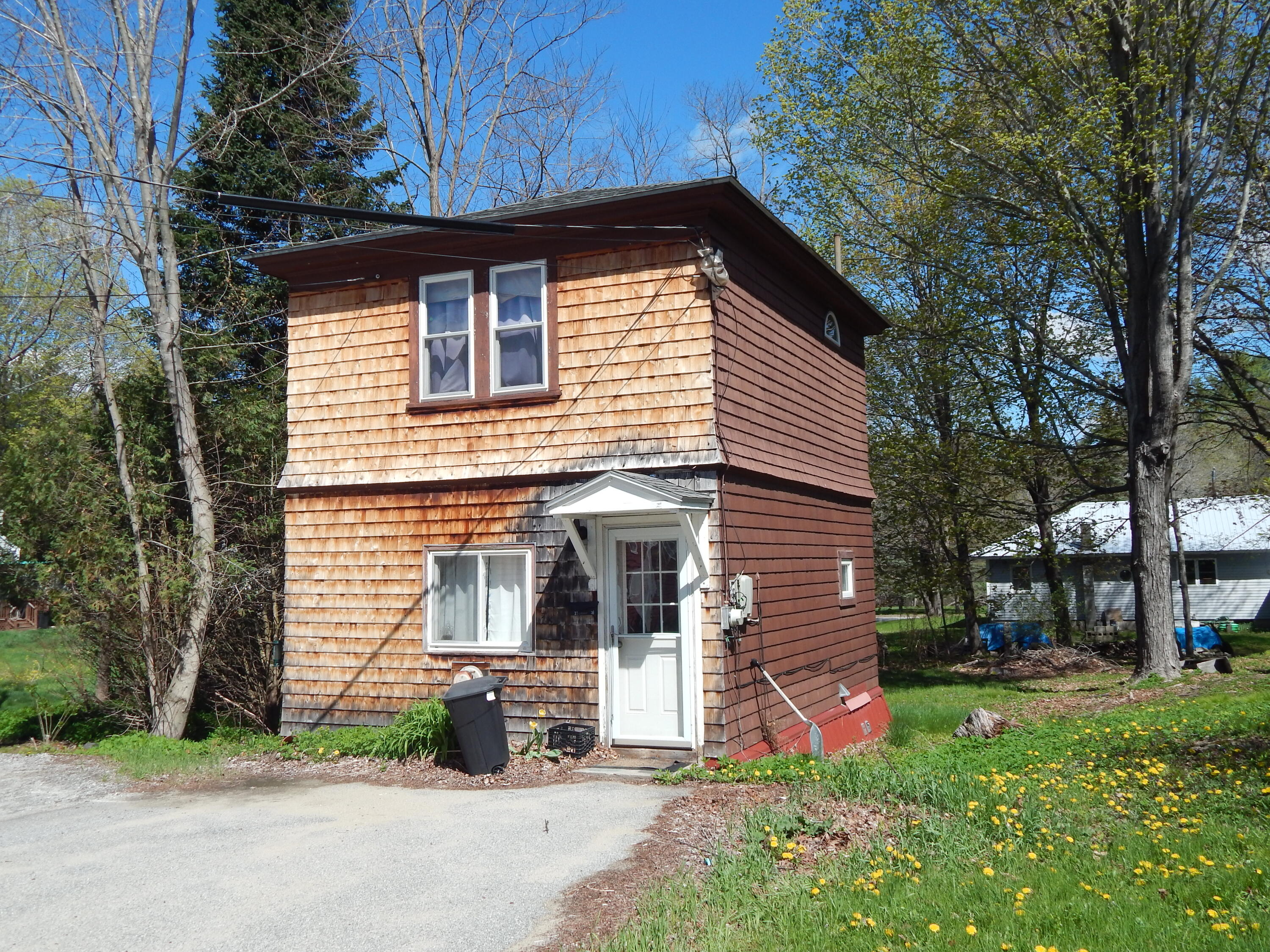 23 Crescent Street Norway, ME 04268 - Photo 1 of 3 DSCN5310