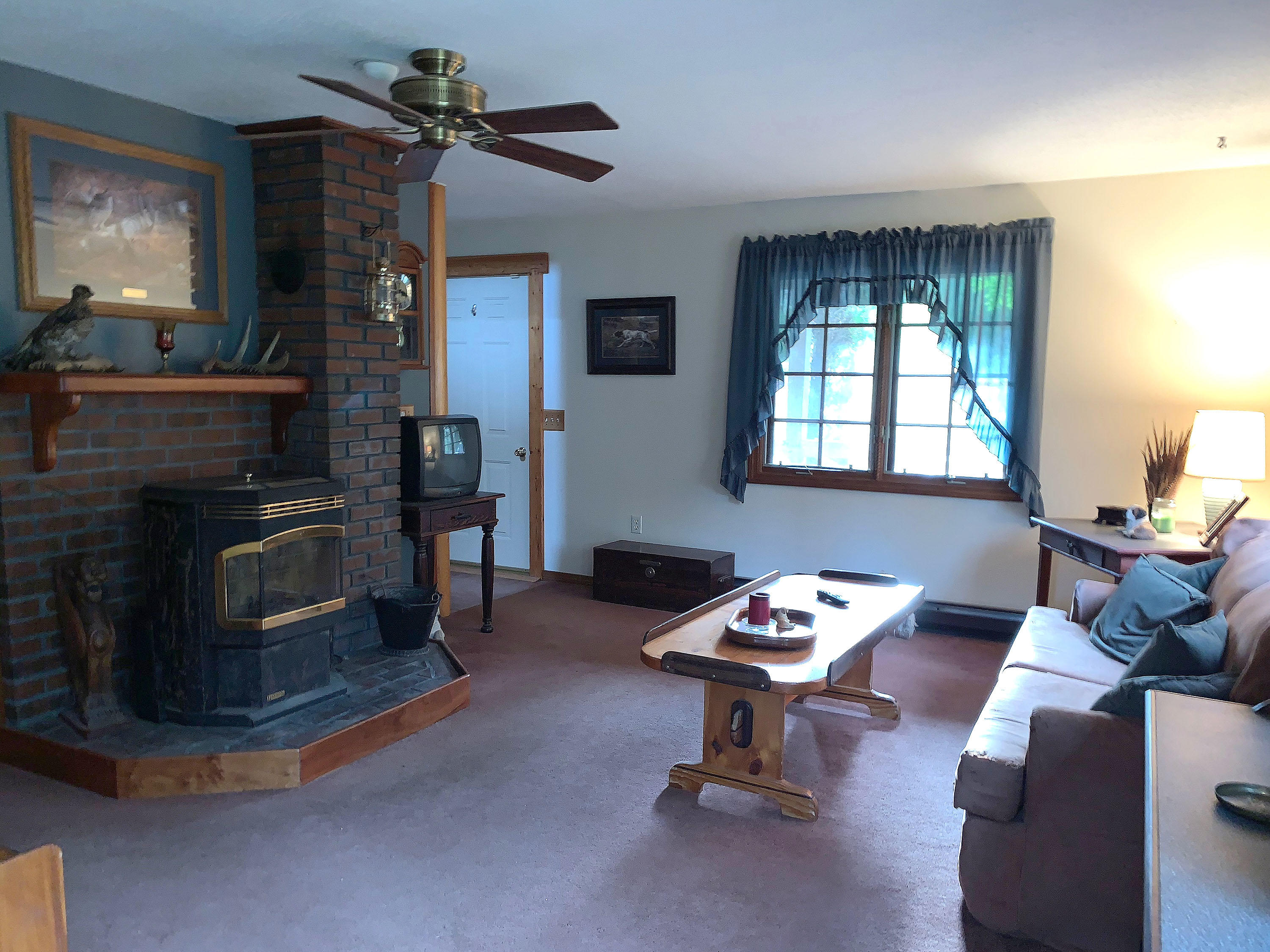119 Kelleytown Road Bernard, ME 04612 - Photo 15 of 50 119Kelleytown_Interior015
