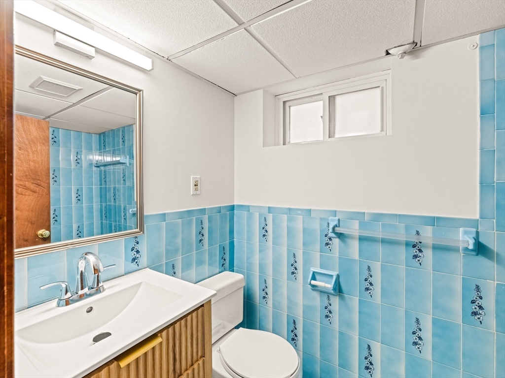 352 R Somerville Avenue Somerville, MA 02143 - Photo 28 of 33