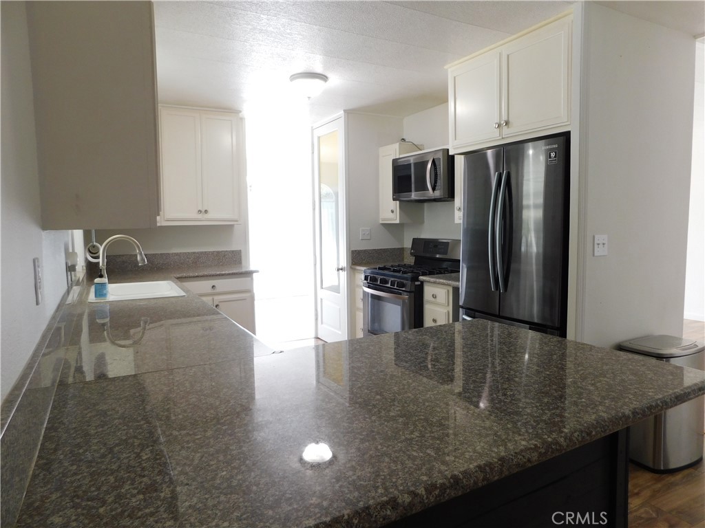 34480 County Line Road, Unit 10 Yucaipa, CA 92399 - Photo 13 of 73 Gallery Image 13