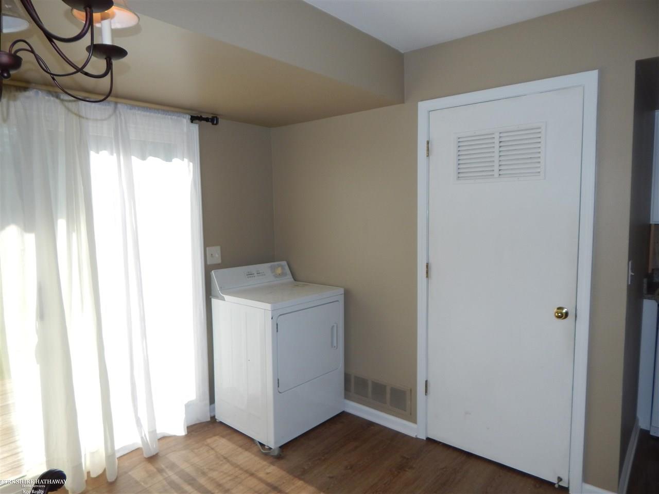 1567 Streamwood Court, Unit 55 Rochester, MI 48307 - Photo 9 of 17