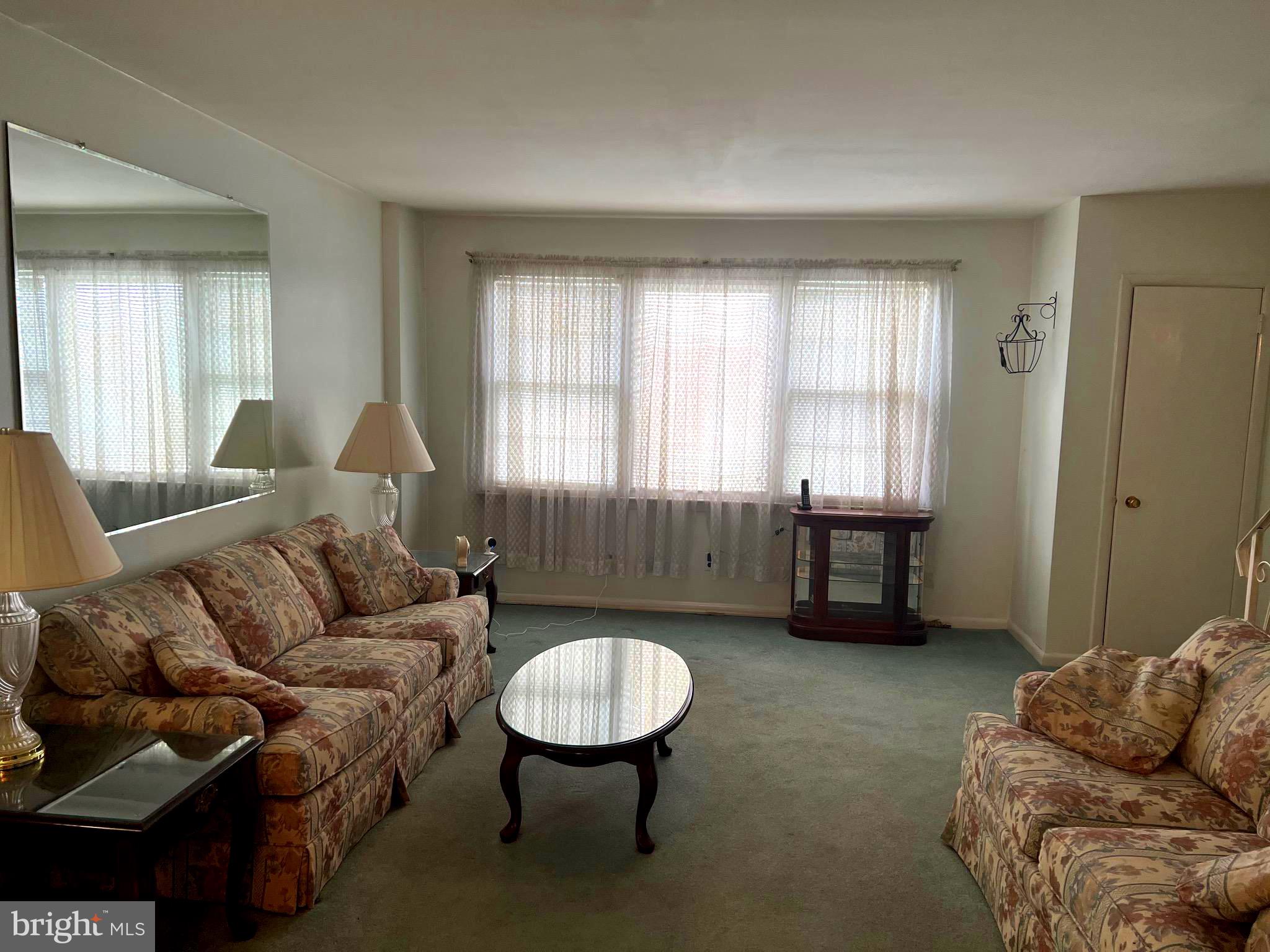 9981 Bridle Road Philadelphia, PA 19115 - Photo 2 of 10 Gallery Image 2