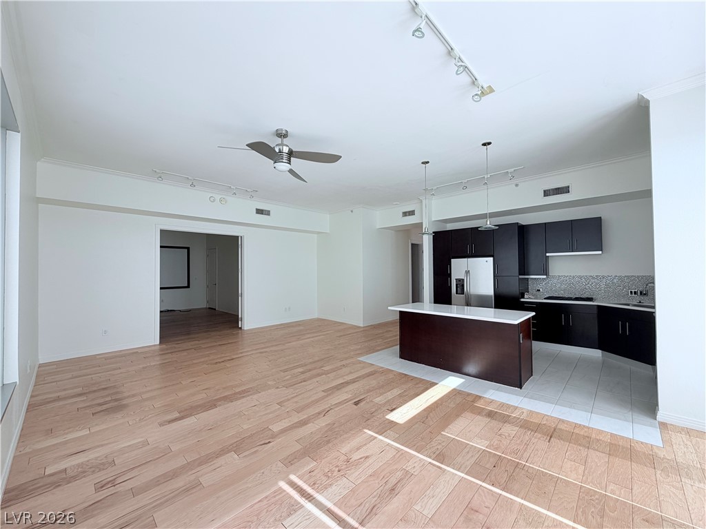 360 East Desert Inn Road, Unit 402 Las Vegas, NV 89109 - Photo 15 of 19