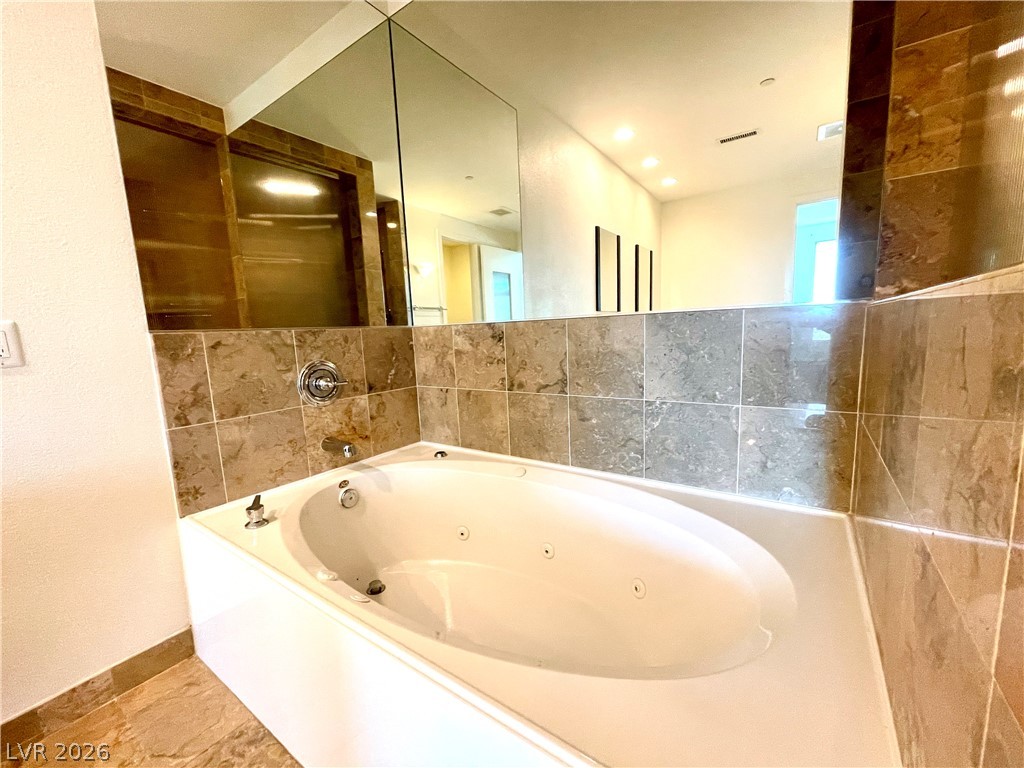 360 East Desert Inn Road, Unit 402 Las Vegas, NV 89109 - Photo 15 of 36