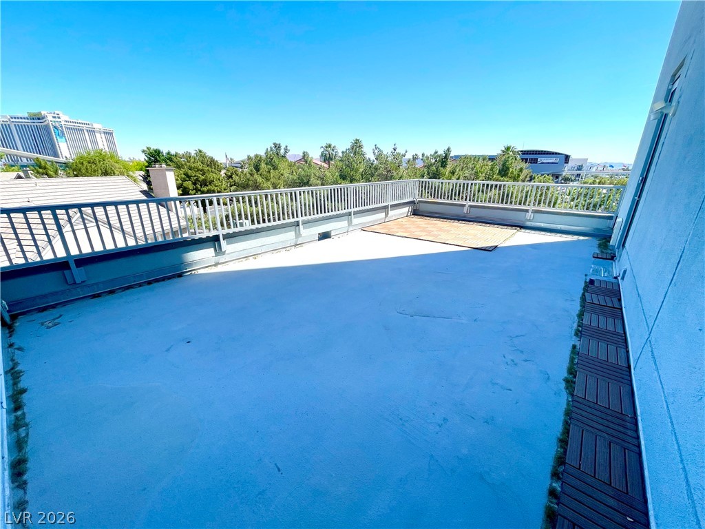 360 East Desert Inn Road, Unit 402 Las Vegas, NV 89109 - Photo 25 of 36