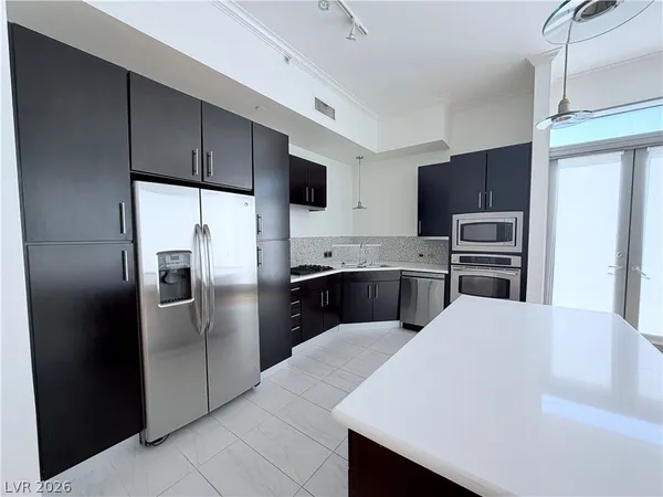 $4,500 | 360 East Desert Inn Road, Unit 402, Las Vegas, NV 89109