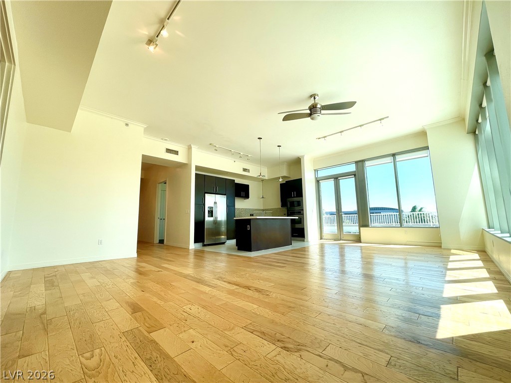 360 East Desert Inn Road, Unit 402 Las Vegas, NV 89109 - Photo 4 of 36