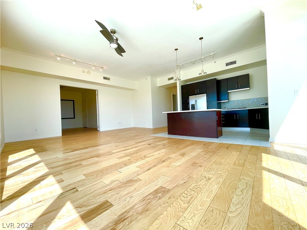 360 East Desert Inn Road, Unit 402 Las Vegas, NV 89109 - Photo 6 of 36