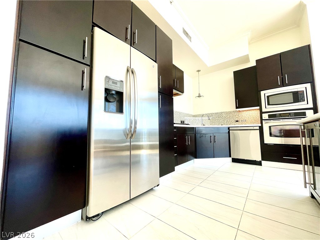 360 East Desert Inn Road, Unit 402 Las Vegas, NV 89109 - Photo 7 of 36