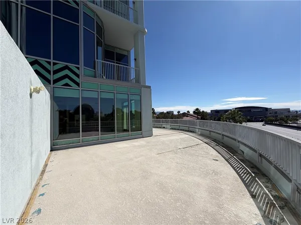 $4,500 | 360 East Desert Inn Road, Unit 402, Las Vegas, NV 89109