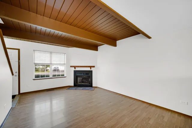 $219,900 | 535 Normandie Lane, Unit 535, Round Lake Beach, IL 60073