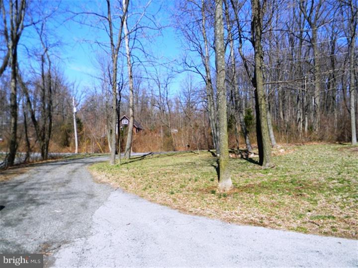 633 Longview Road Boyertown, PA 19512 - Photo 3 of 25 Gallery Image 3