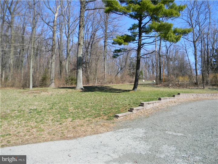 633 Longview Road Boyertown, PA 19512 - Photo 4 of 25 Gallery Image 4