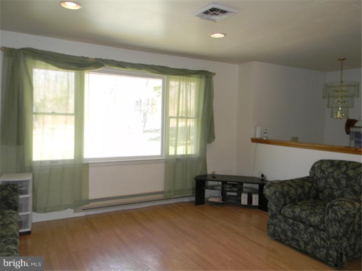 633 Longview Road Boyertown, PA 19512 - Photo 6 of 25 Gallery Image 6
