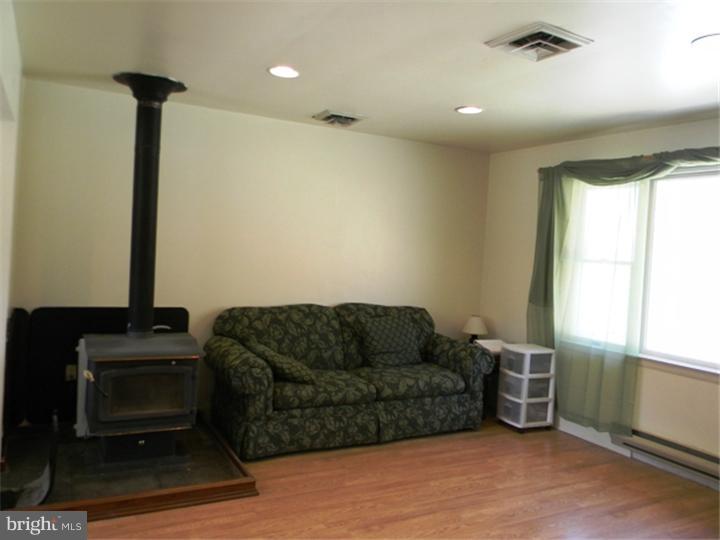 633 Longview Road Boyertown, PA 19512 - Photo 7 of 25 Gallery Image 7