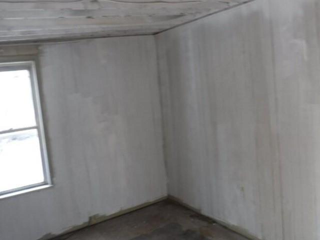 7 Short Avenue Washington, PA 15301 - Photo 8 of 10 a small space with a window