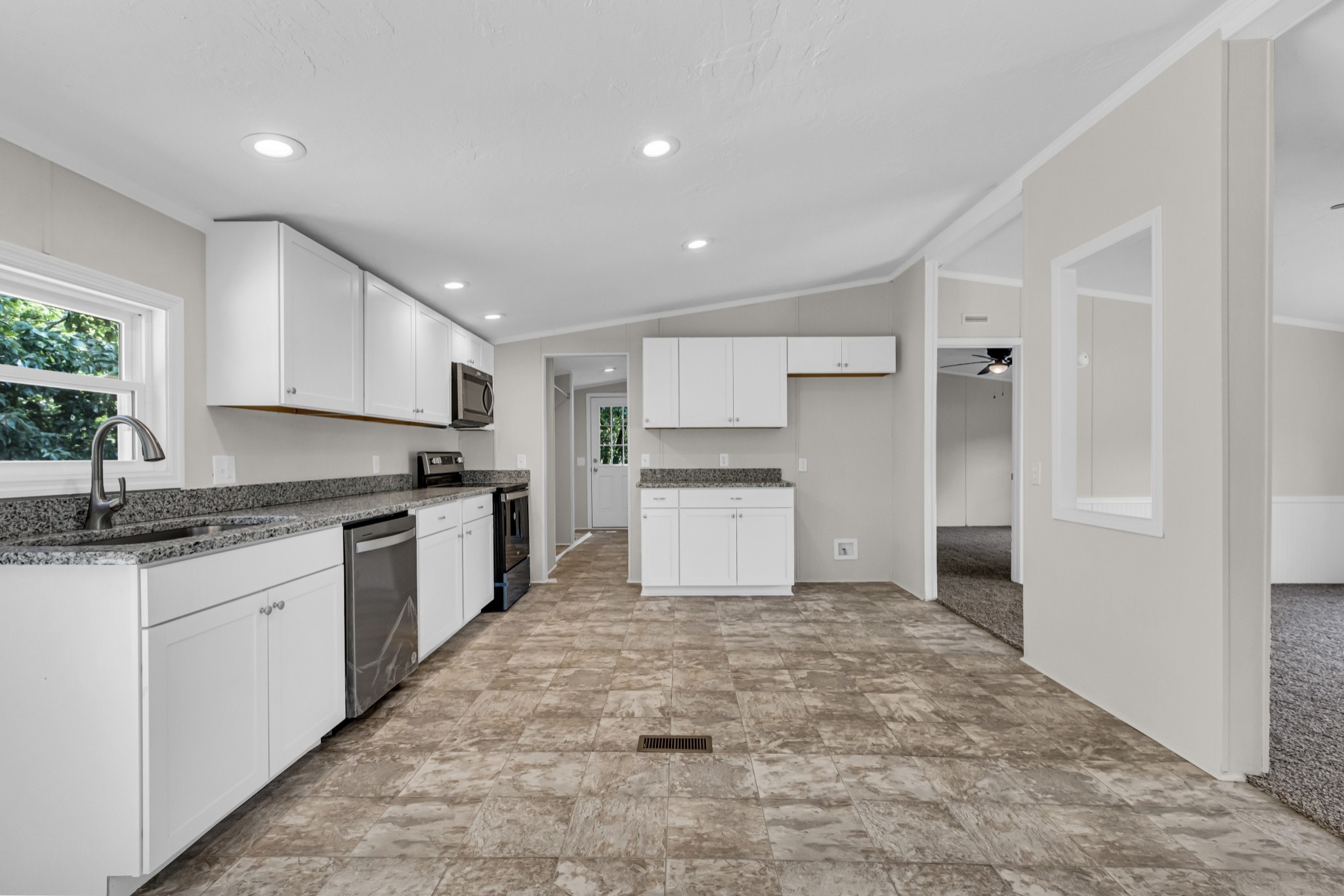 1892 Rock Springs Road Columbia, TN 38401 - Photo 10 of 32 Gallery Image 10