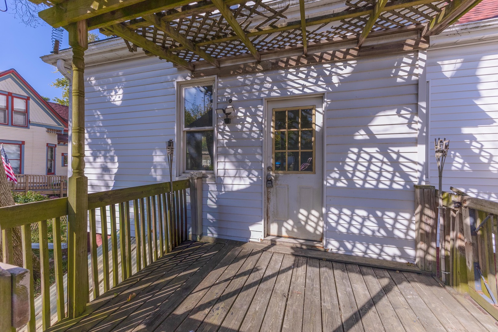 904 South Madison Street Bloomington, IL 61701 - Photo 44 of 46 a view of a balcony with wooden floor