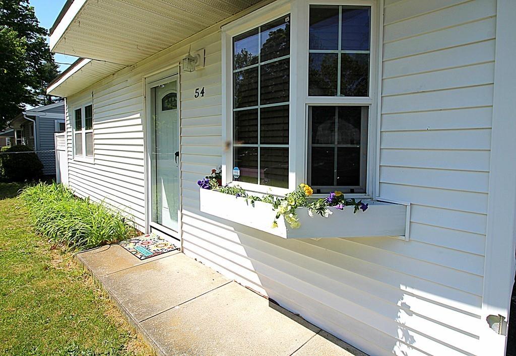 54 Lucerne Road Springfield, MA 01119 - Photo 4 of 29