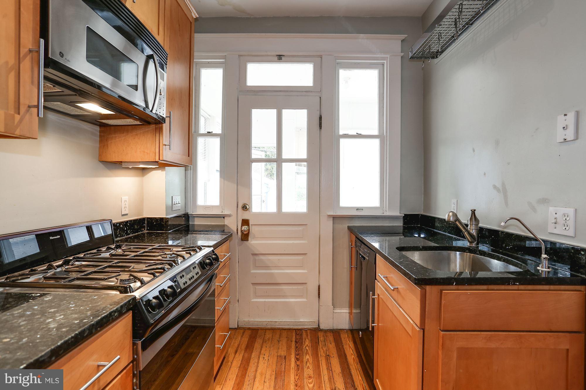 1720 34th Street Northwest Washington, DC 20007 - Photo 4 of 27