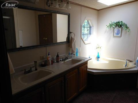 8830 Brewer Road Millington, MI 48746 - Photo 10 of 12 20185828-9.JPG