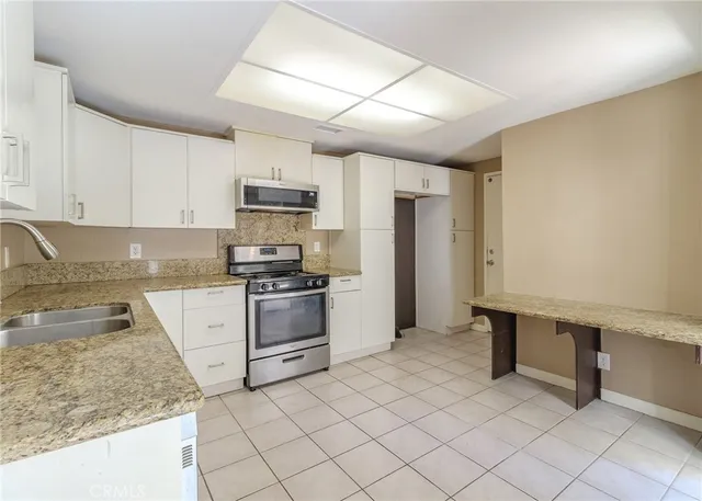 $320,000 | 1974 East Lynwood Drive, Unit 2B, San Bernardino, CA 92404