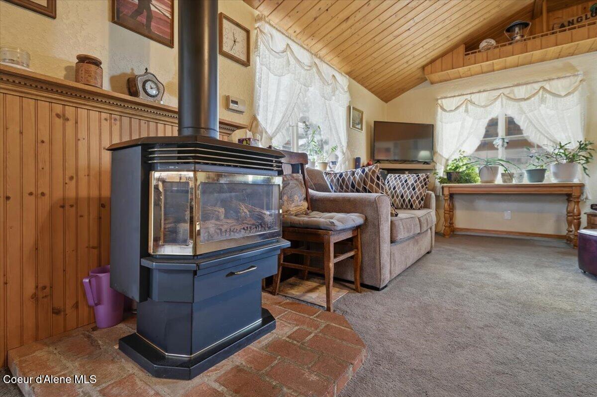 170 East Miles Avenue Hayden, ID 83835 - Photo 11 of 54 FREESTANDING GAS STOVE