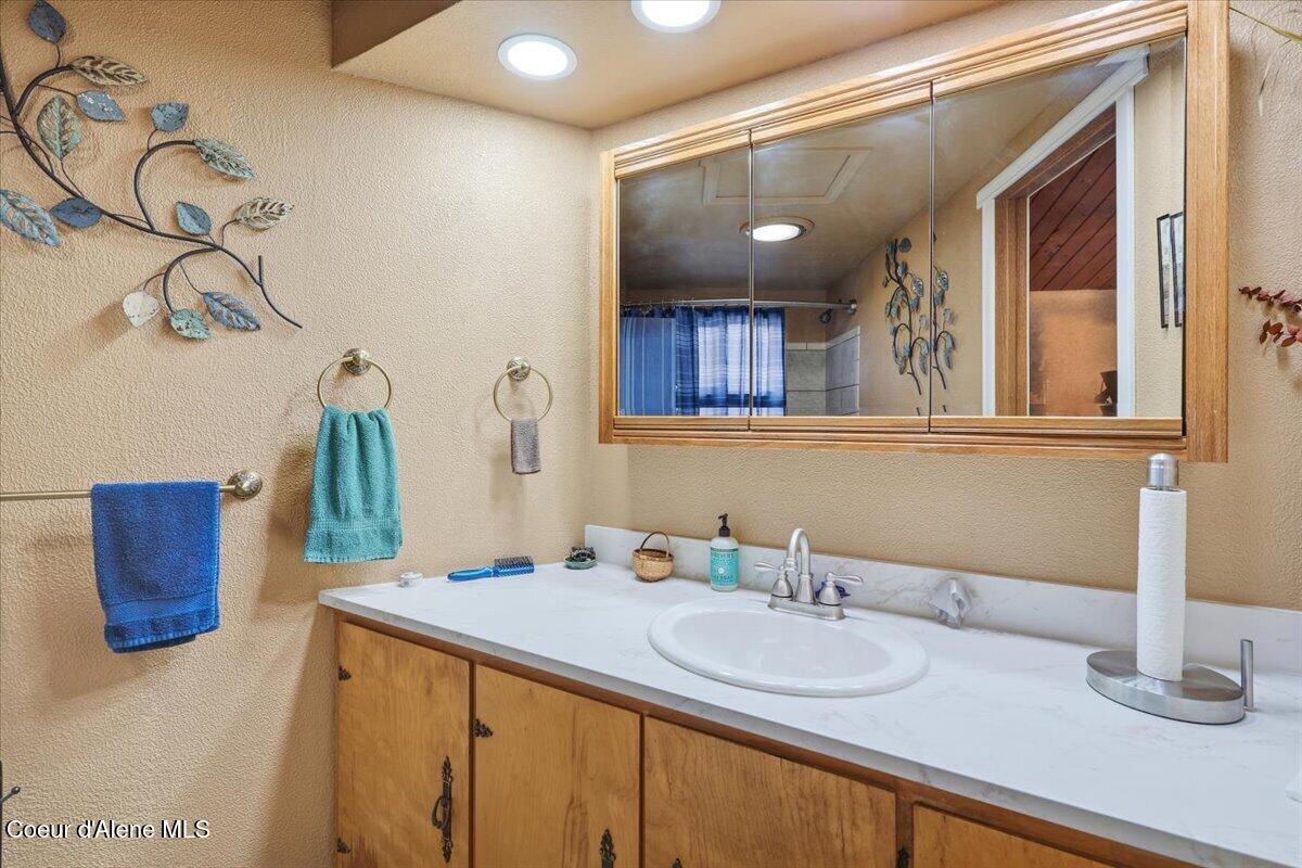 170 East Miles Avenue Hayden, ID 83835 - Photo 22 of 54 BATHROOM