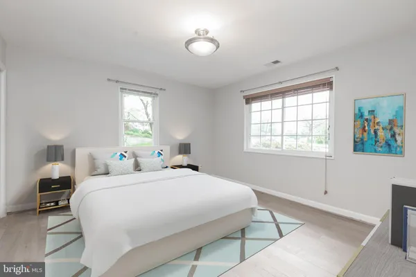 $3,600 | 710 North Buchanan Street, Arlington, VA 22203