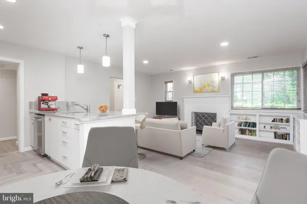 $3,600 | 710 North Buchanan Street, Arlington, VA 22203