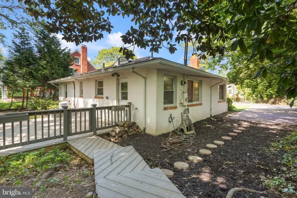 $3,600 | 710 North Buchanan Street, Arlington, VA 22203