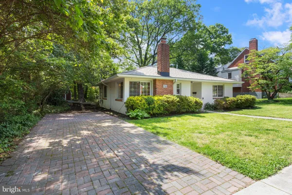 $3,600 | 710 North Buchanan Street, Arlington, VA 22203