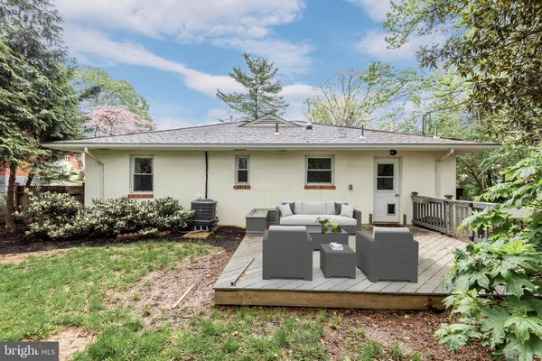 $3,600 | 710 North Buchanan Street, Arlington, VA 22203