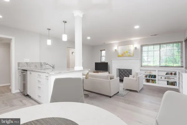 $3,600 | 710 North Buchanan Street, Arlington, VA 22203