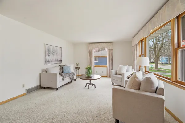 $234,900 | 1613 South Telulah Avenue, Appleton, WI 54915