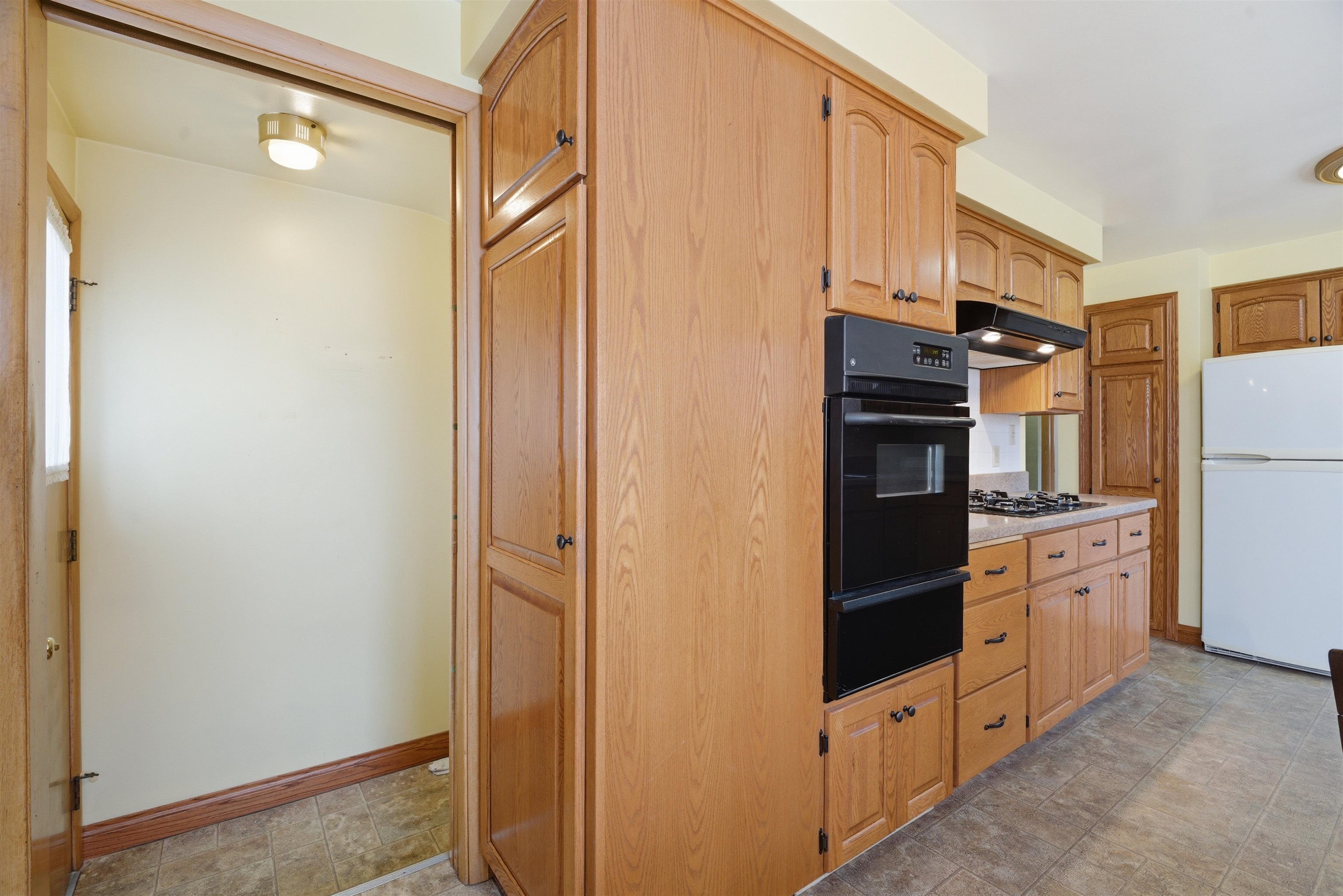 1613 South Telulah Avenue Appleton, WI 54915 - Photo 8 of 29