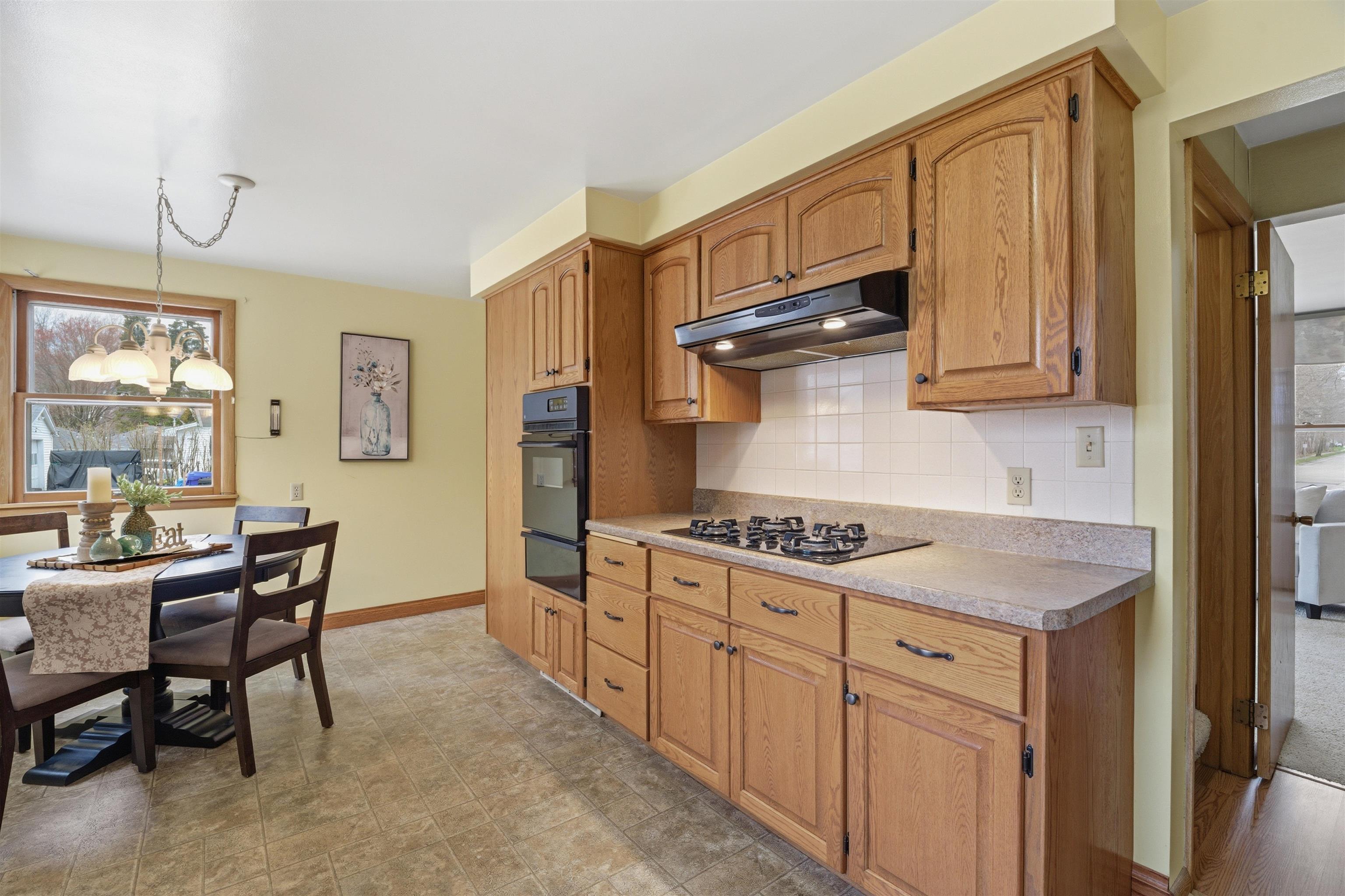 1613 South Telulah Avenue Appleton, WI 54915 - Photo 9 of 29