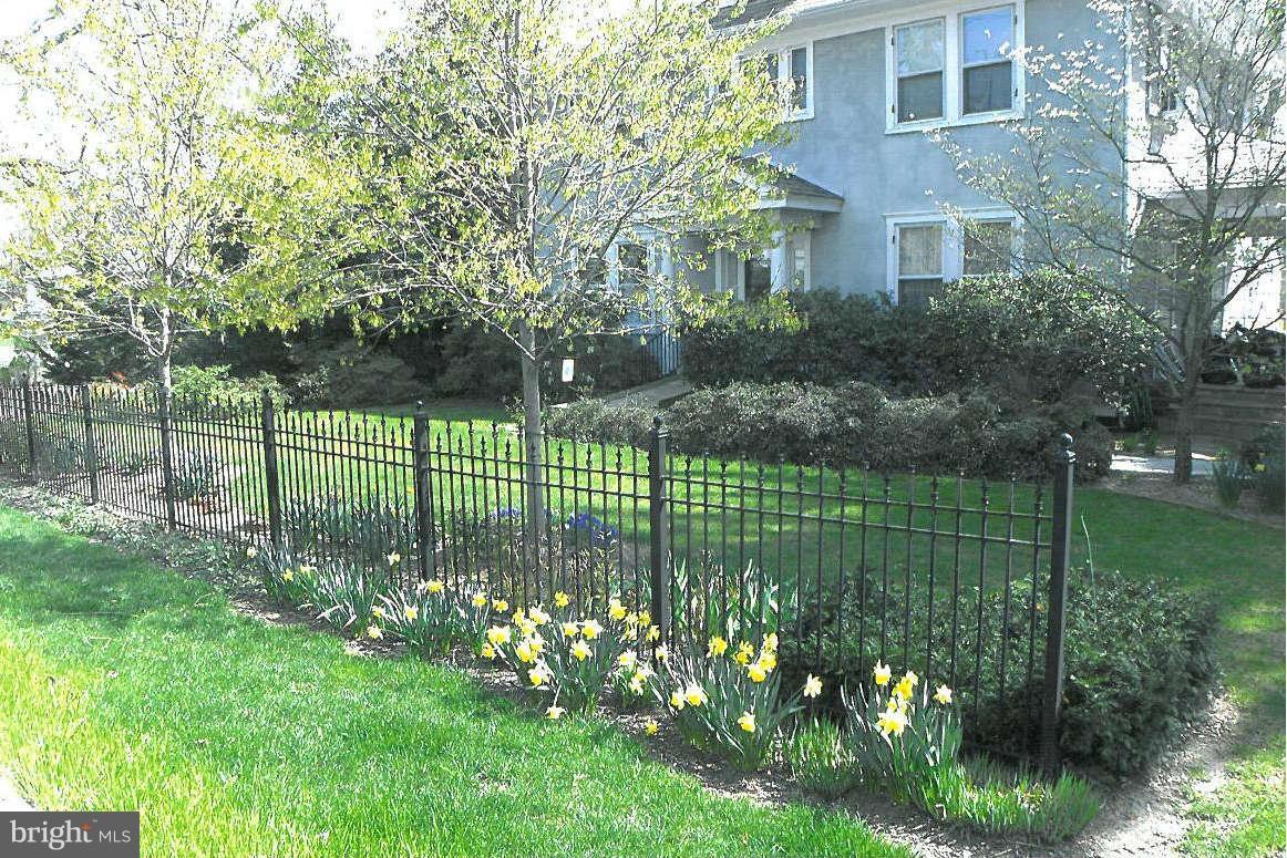 1205 Frederick Road Baltimore, MD 21228 - Photo 4 of 30 a view of a garden