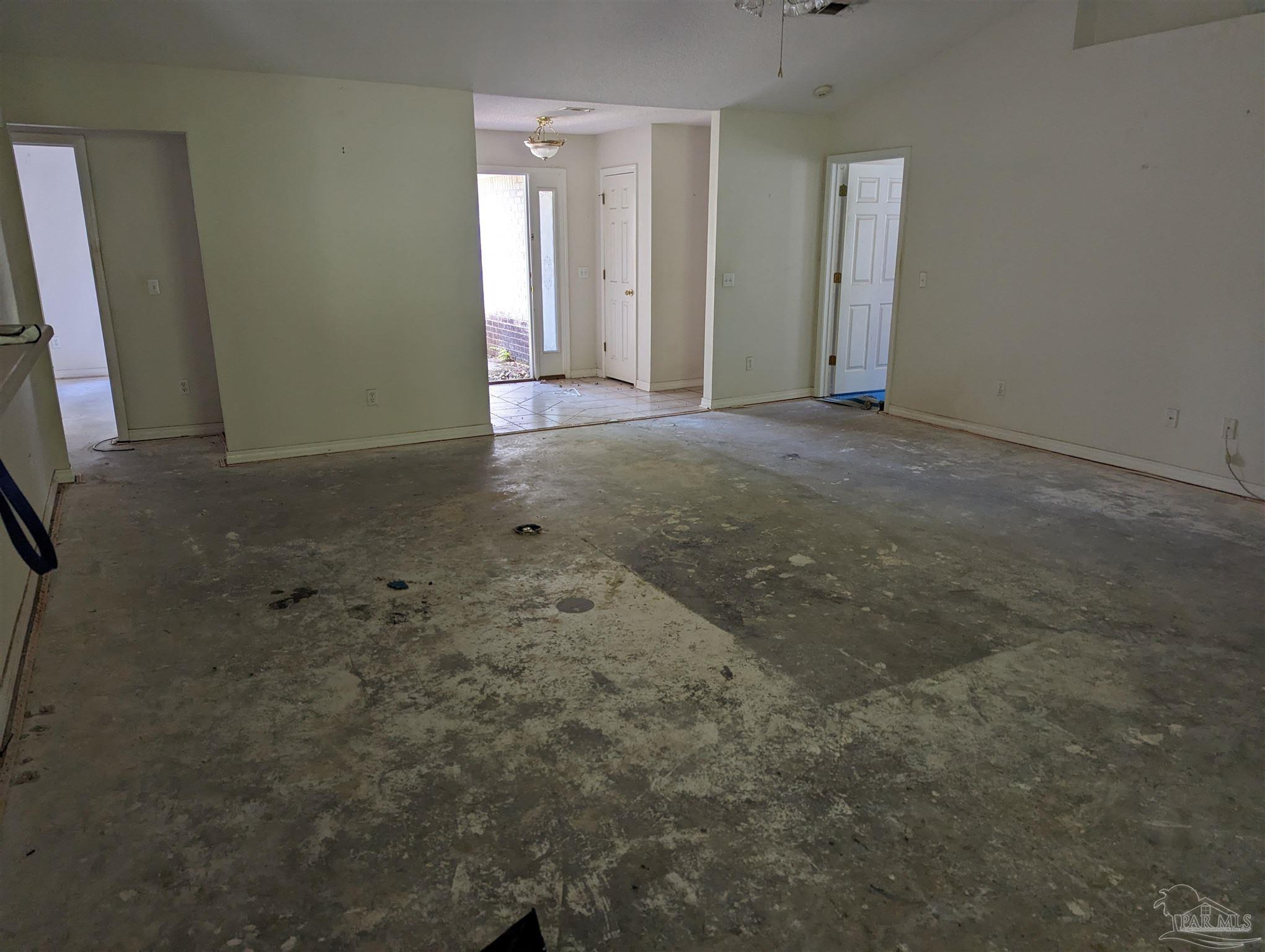 7759 Erudition Avenue Milton, FL 32583 - Photo 18 of 22 a view of a room with an empty space